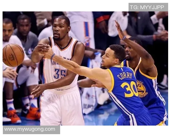 勇士与雷霆G3激战正酣谁能在季后赛中逆袭取胜